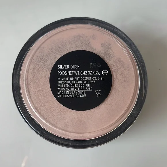 Mac Iridescent Powder - Picture 3 of 8